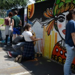 I ragazzi al lavoro al muro del Liceo M.G. Agnesi